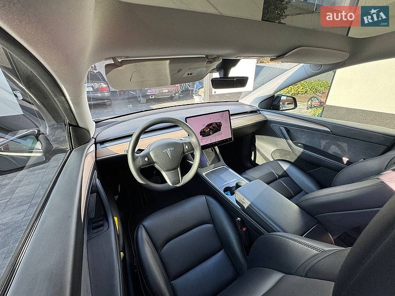 Внедорожник / Кроссовер Tesla Model Y 2023 в Ивано-Франковске
