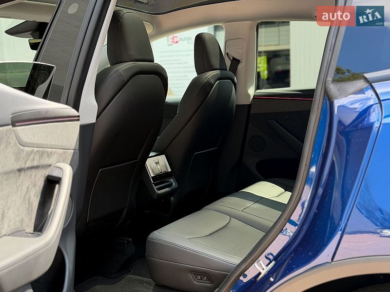 Позашляховик / Кросовер Tesla Model Y 2026 в Києві