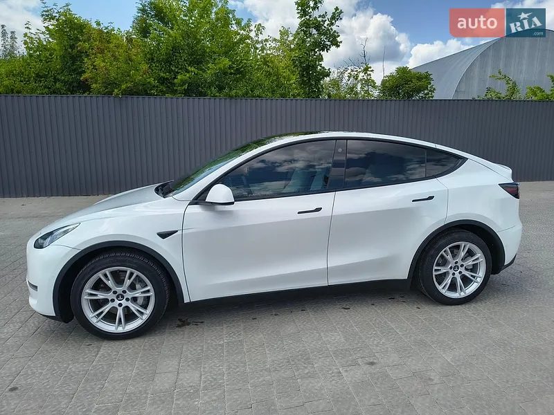 Tesla Model Y 2021