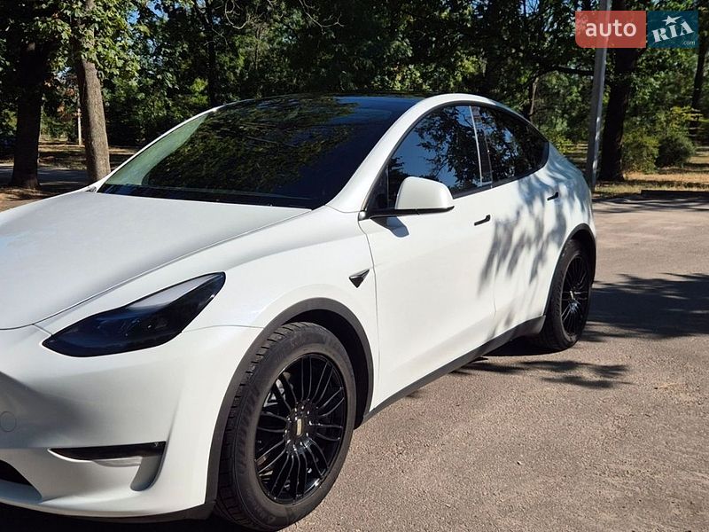 Tesla Model Y 2022