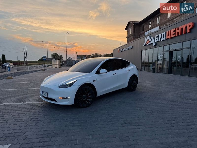 Tesla Model Y 2022