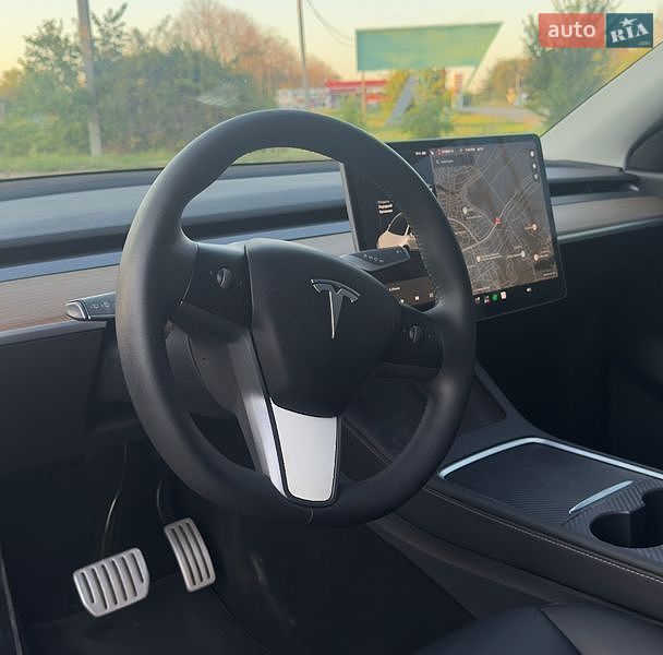 Позашляховик / Кросовер Tesla Model Y 2021 в Харкові
