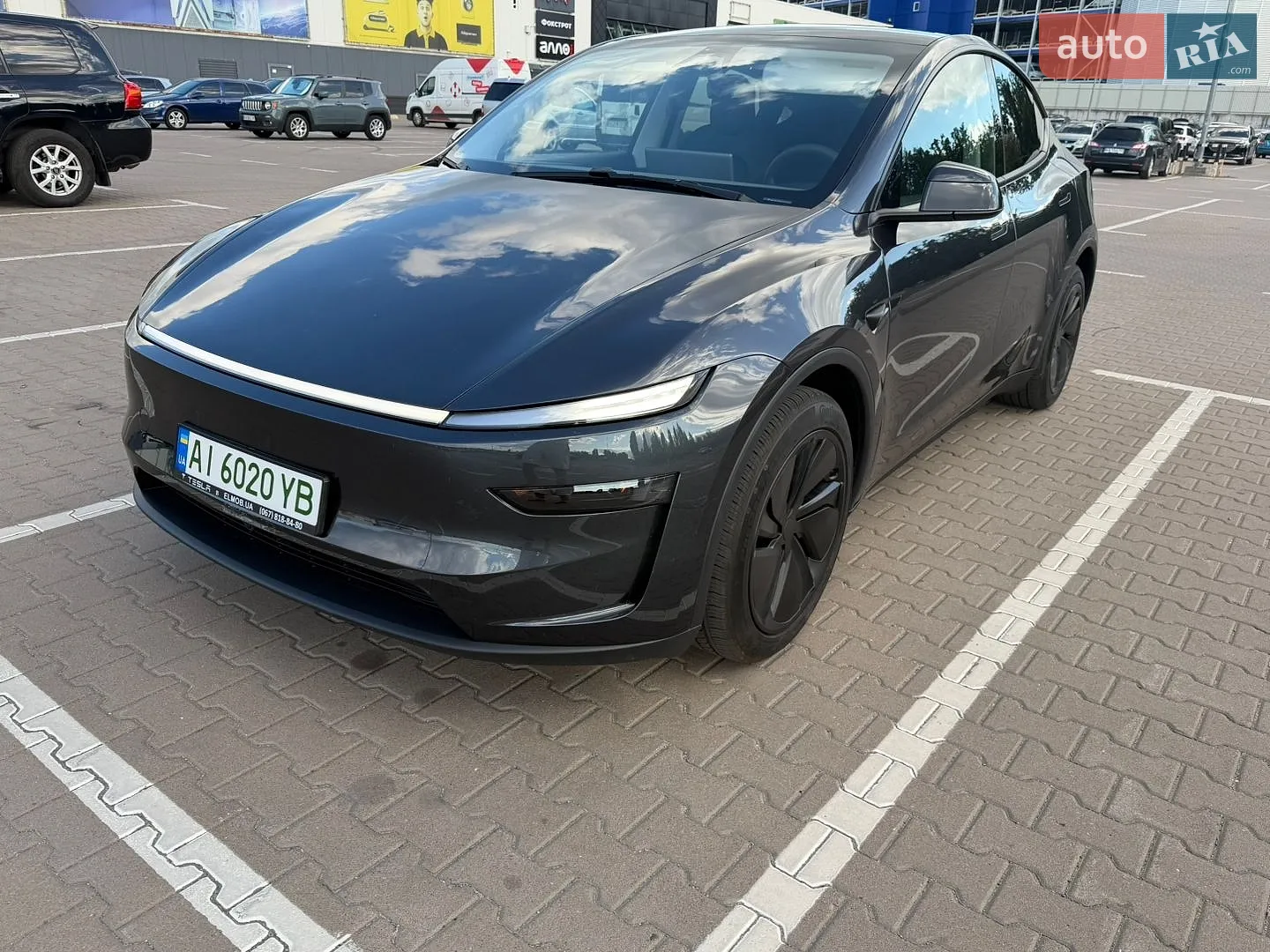 2025 Tesla Model Y - мініатюра 2
