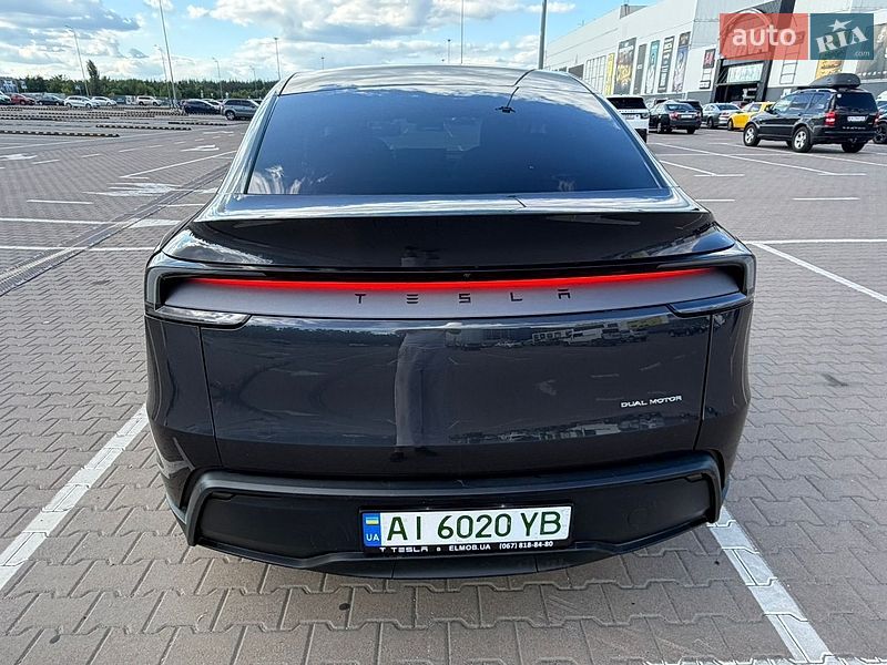 Позашляховик / Кросовер Tesla Model Y 2025 в Києві
