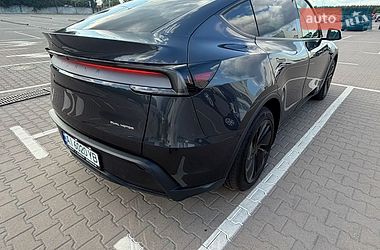 Позашляховик / Кросовер Tesla Model Y 2025 в Києві