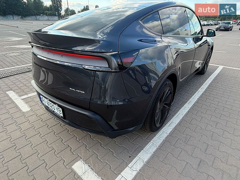 Позашляховик / Кросовер Tesla Model Y 2025 в Києві