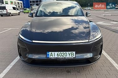 Внедорожник / Кроссовер Tesla Model Y 2025 в Киеве