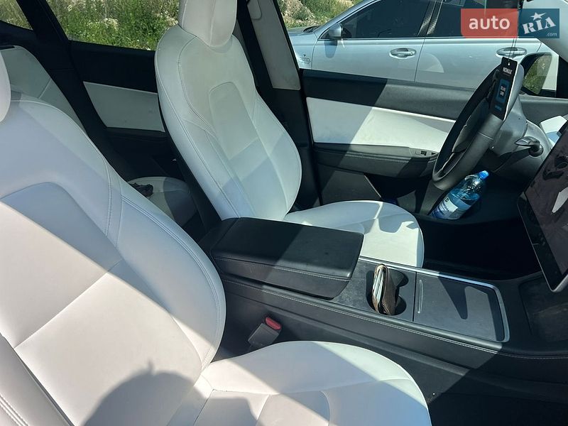 Внедорожник / Кроссовер Tesla Model Y 2021 в Тернополе