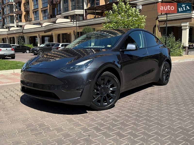 Внедорожник / Кроссовер Tesla Model Y 2024 в Киеве