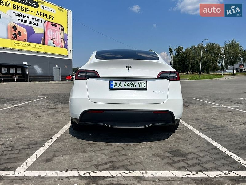 Внедорожник / Кроссовер Tesla Model Y 2023 в Киеве