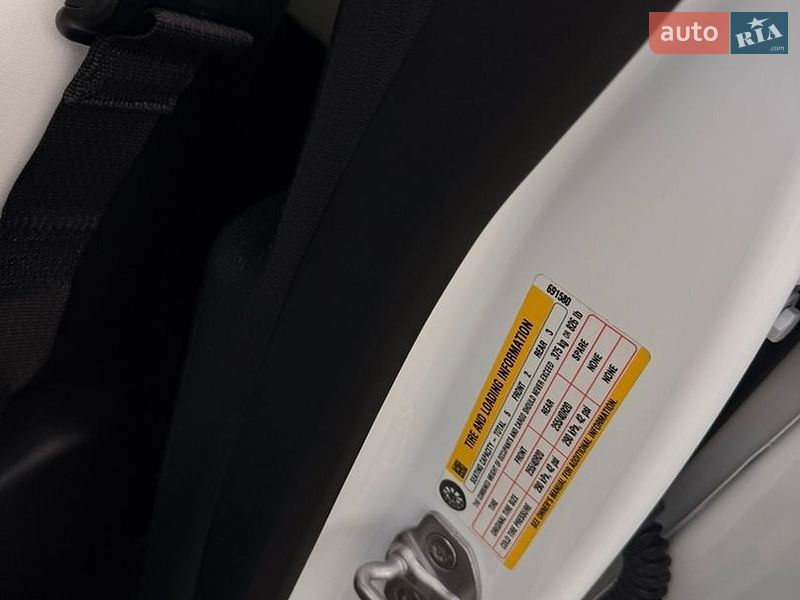 Внедорожник / Кроссовер Tesla Model Y 2023 в Ивано-Франковске