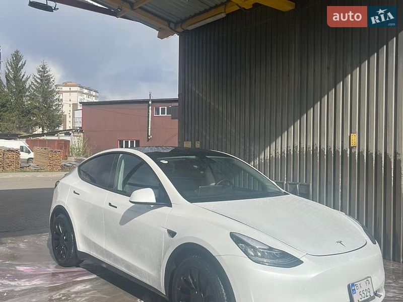 Позашляховик / Кросовер Tesla Model Y 2023 в Хмельницькому