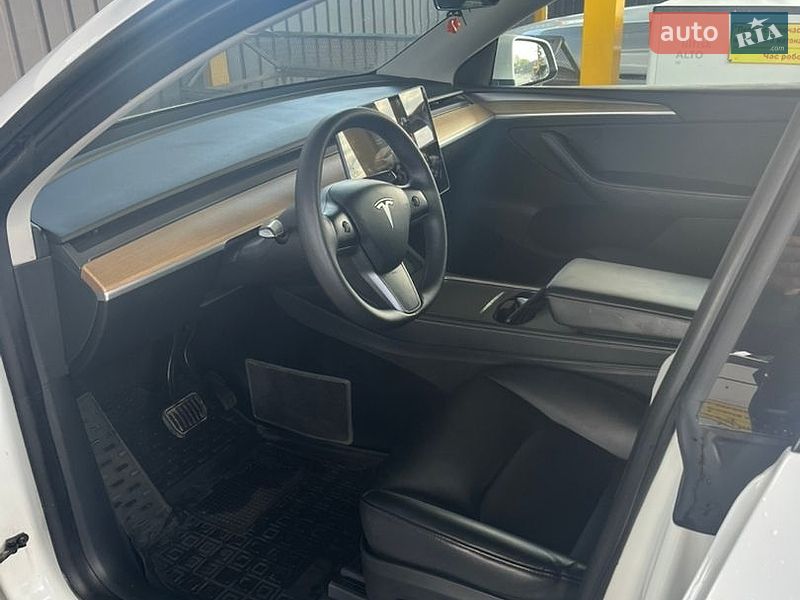Позашляховик / Кросовер Tesla Model Y 2023 в Хмельницькому