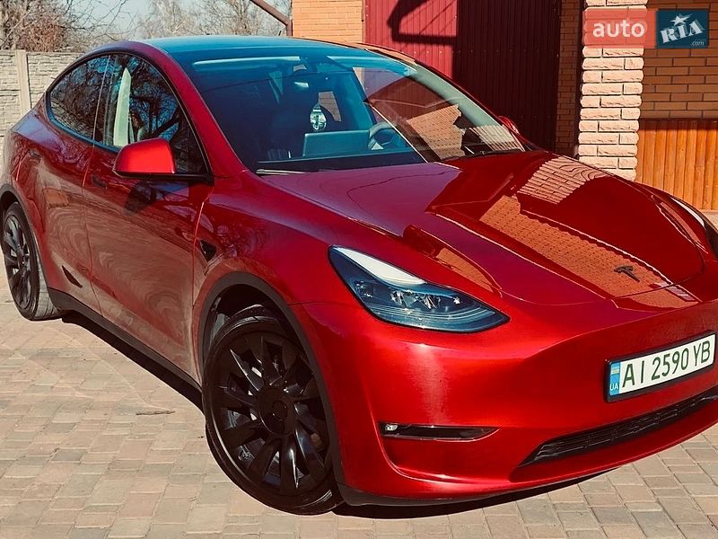 Tesla Model Y 2024