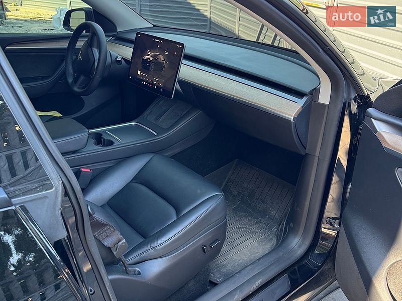 Внедорожник / Кроссовер Tesla Model Y 2023 в Днепре