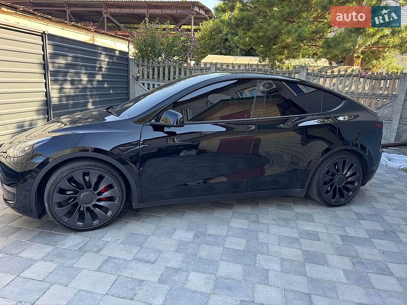 Внедорожник / Кроссовер Tesla Model Y 2023 в Днепре
