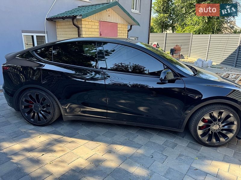 Внедорожник / Кроссовер Tesla Model Y 2023 в Днепре