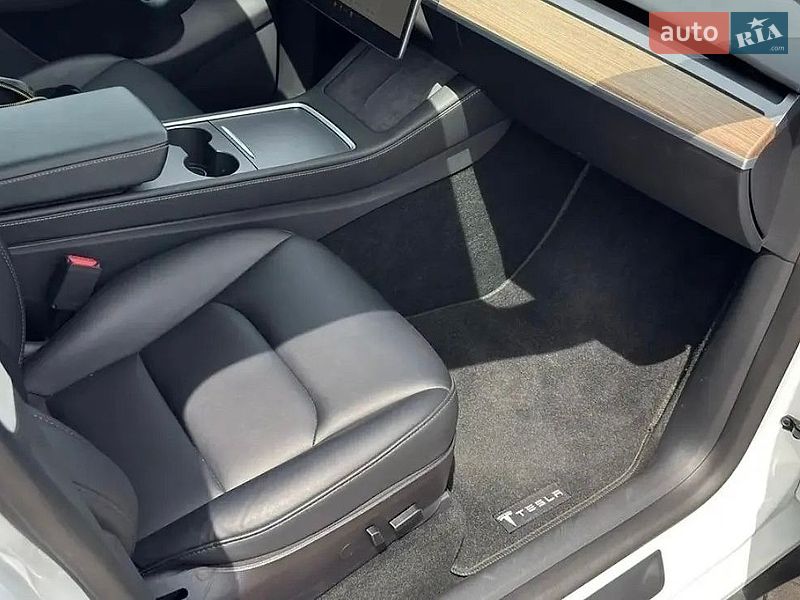 Внедорожник / Кроссовер Tesla Model Y 2022 в Львове
