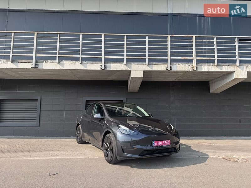 Внедорожник / Кроссовер Tesla Model Y 2024 в Киеве