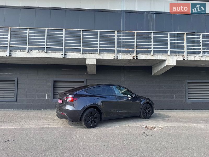 Внедорожник / Кроссовер Tesla Model Y 2024 в Киеве