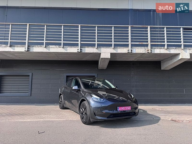 Внедорожник / Кроссовер Tesla Model Y 2024 в Киеве