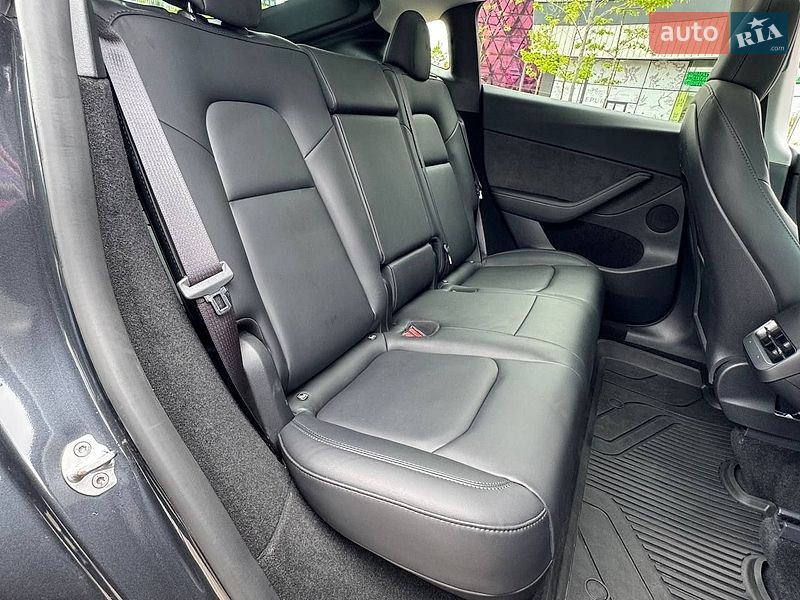 Внедорожник / Кроссовер Tesla Model Y 2024 в Киеве