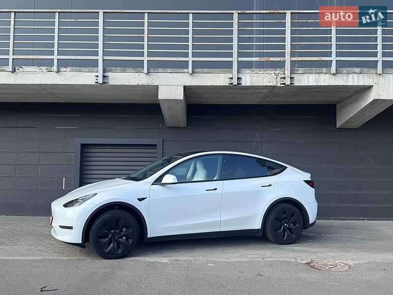 Tesla Model Y, фото из объявления