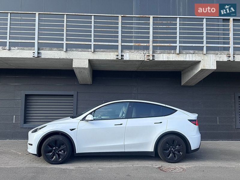 Tesla Model Y 2024 Tesla Model Y 2024