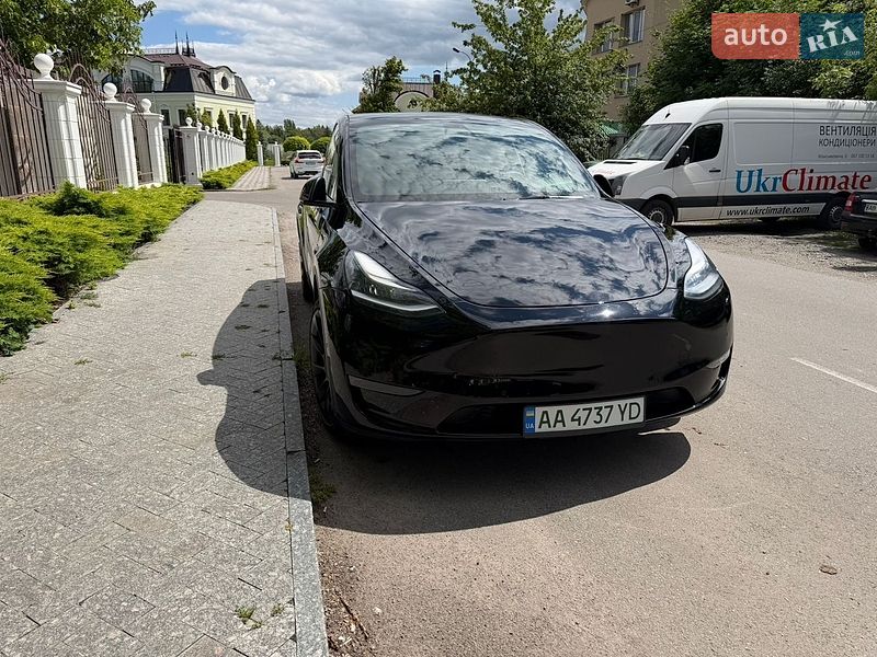 Tesla Model Y 2021