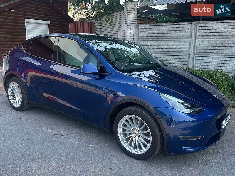Tesla Model Y 2023