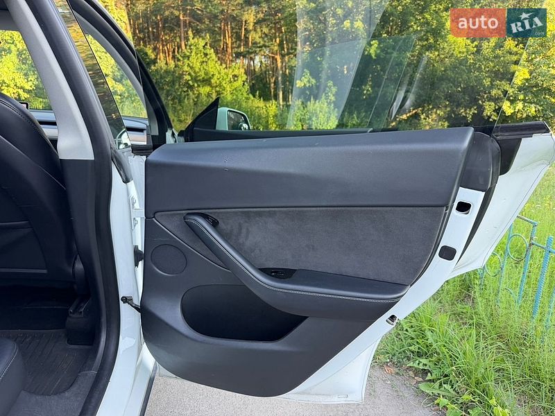 Внедорожник / Кроссовер Tesla Model Y 2020 в Киеве фото 26 Внедорожник / Кроссовер Tesla Model Y 2020 в Киеве