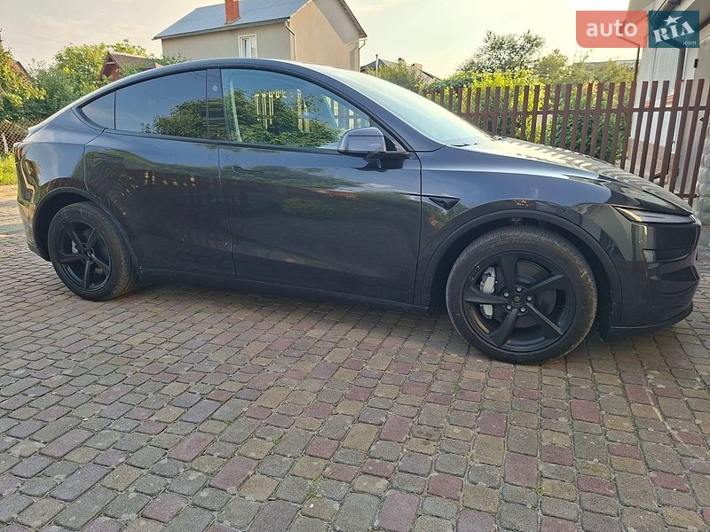 Позашляховик / Кросовер Tesla Model Y 2025 в Львові
