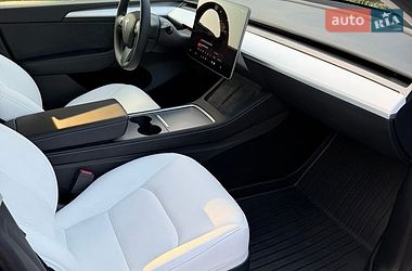Позашляховик / Кросовер Tesla Model Y 2024 в Самборі фото 37 Позашляховик / Кросовер Tesla Model Y 2024 в Самборі