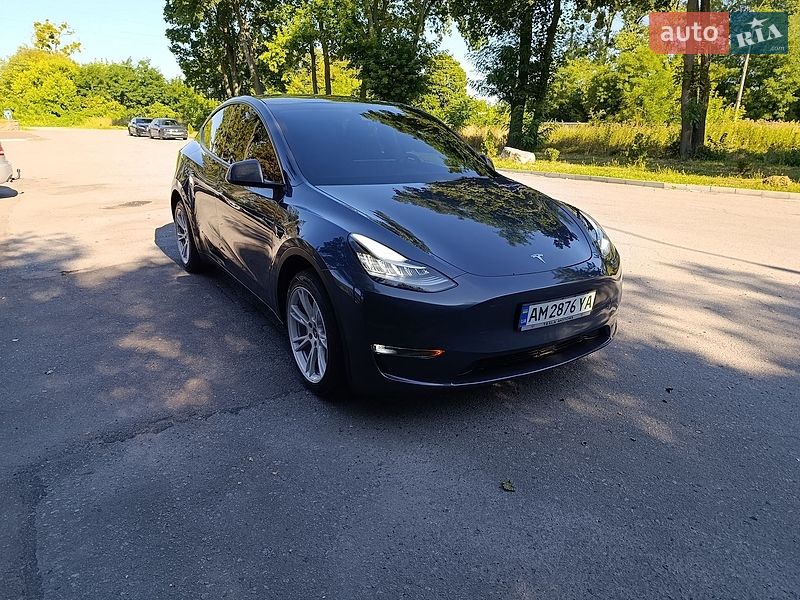 Tesla Model Y 2023