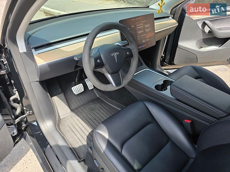 Седан Tesla Model Y 2023 в Харкові