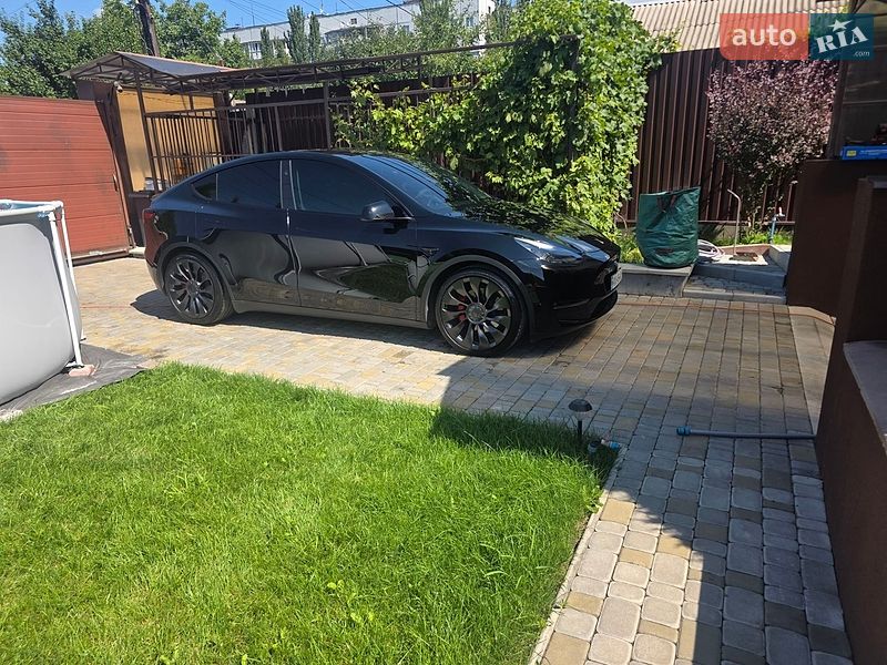 Седан Tesla Model Y 2023 в Харкові
