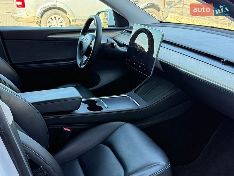 Позашляховик / Кросовер Tesla Model Y 2023 в Тернополі