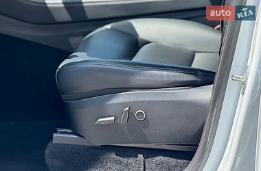 Позашляховик / Кросовер Tesla Model Y 2023 в Тернополі