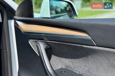 Позашляховик / Кросовер Tesla Model Y 2023 в Тернополі