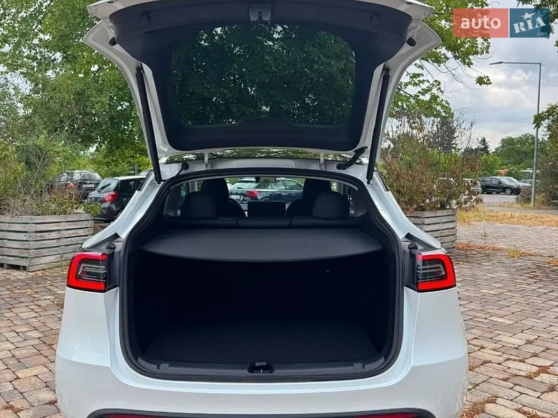 Внедорожник / Кроссовер Tesla Model Y 2024 в Черновцах фото 2 Внедорожник / Кроссовер Tesla Model Y 2024 в Черновцах