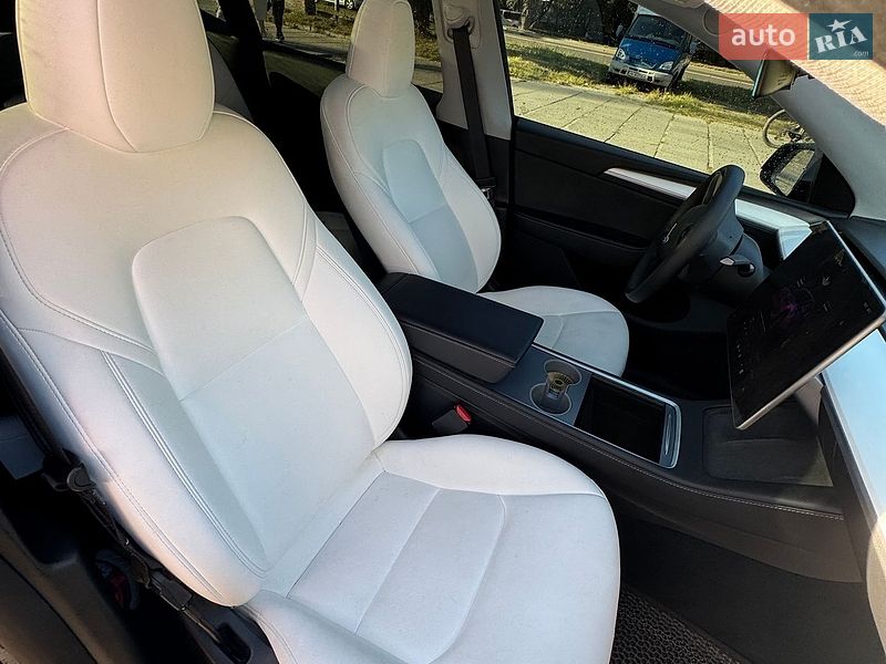 Внедорожник / Кроссовер Tesla Model Y 2023 в Львове фото 3 Внедорожник / Кроссовер Tesla Model Y 2023 в Львове