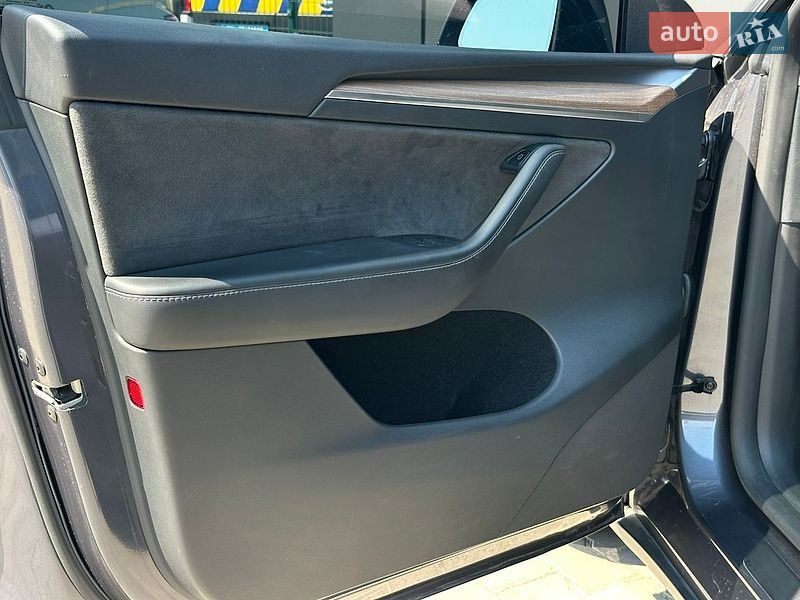 Внедорожник / Кроссовер Tesla Model Y 2023 в Одессе