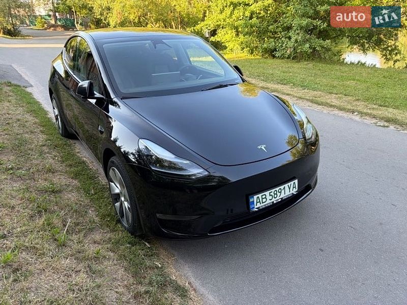 Tesla Model Y 2023