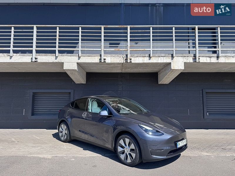 Tesla Model Y 2022