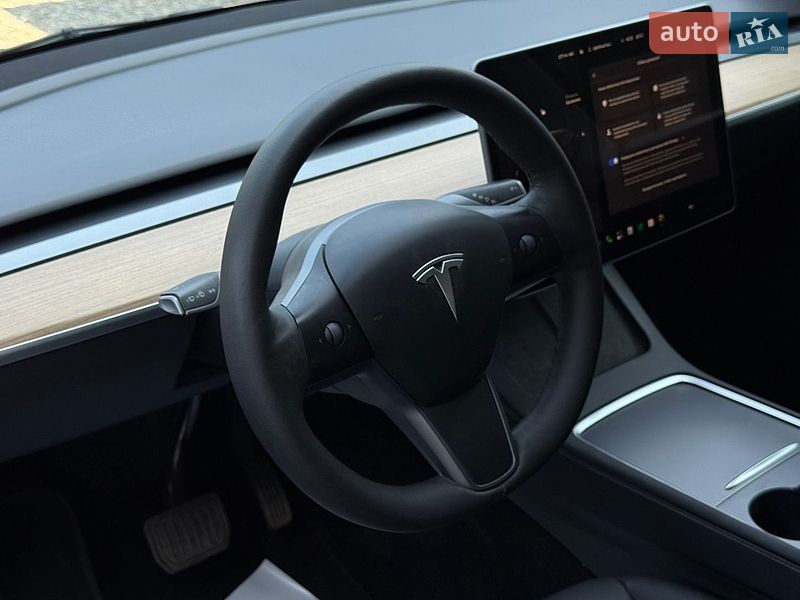 Внедорожник / Кроссовер Tesla Model Y 2023 в Ивано-Франковске