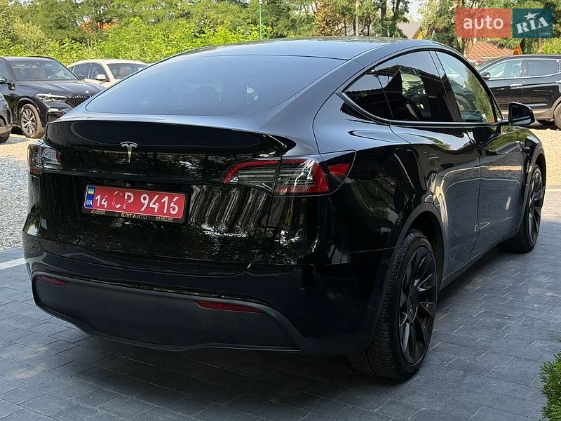 Внедорожник / Кроссовер Tesla Model Y 2023 в Ивано-Франковске