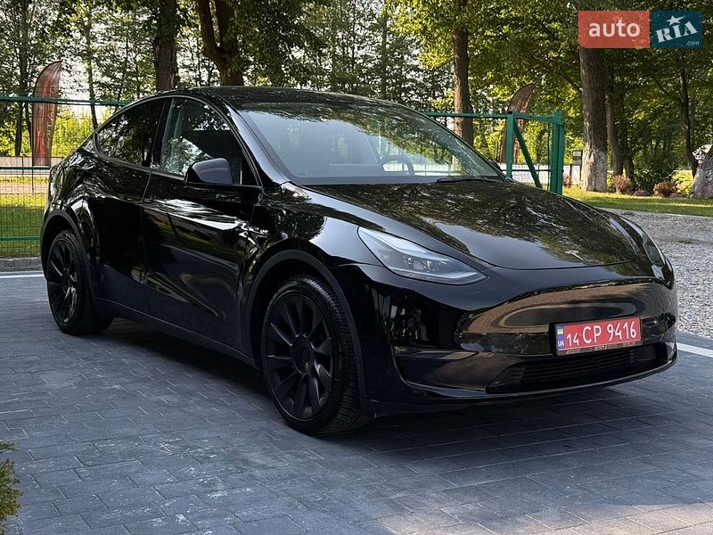 Внедорожник / Кроссовер Tesla Model Y 2023 в Ивано-Франковске
