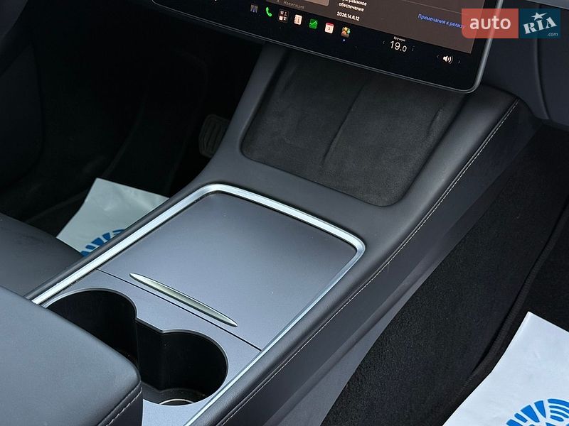Внедорожник / Кроссовер Tesla Model Y 2023 в Ивано-Франковске