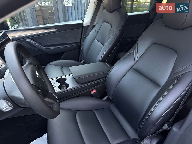 Внедорожник / Кроссовер Tesla Model Y 2023 в Ивано-Франковске
