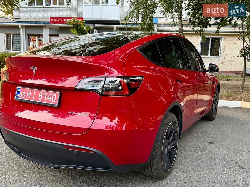Tesla Model Y 2023
